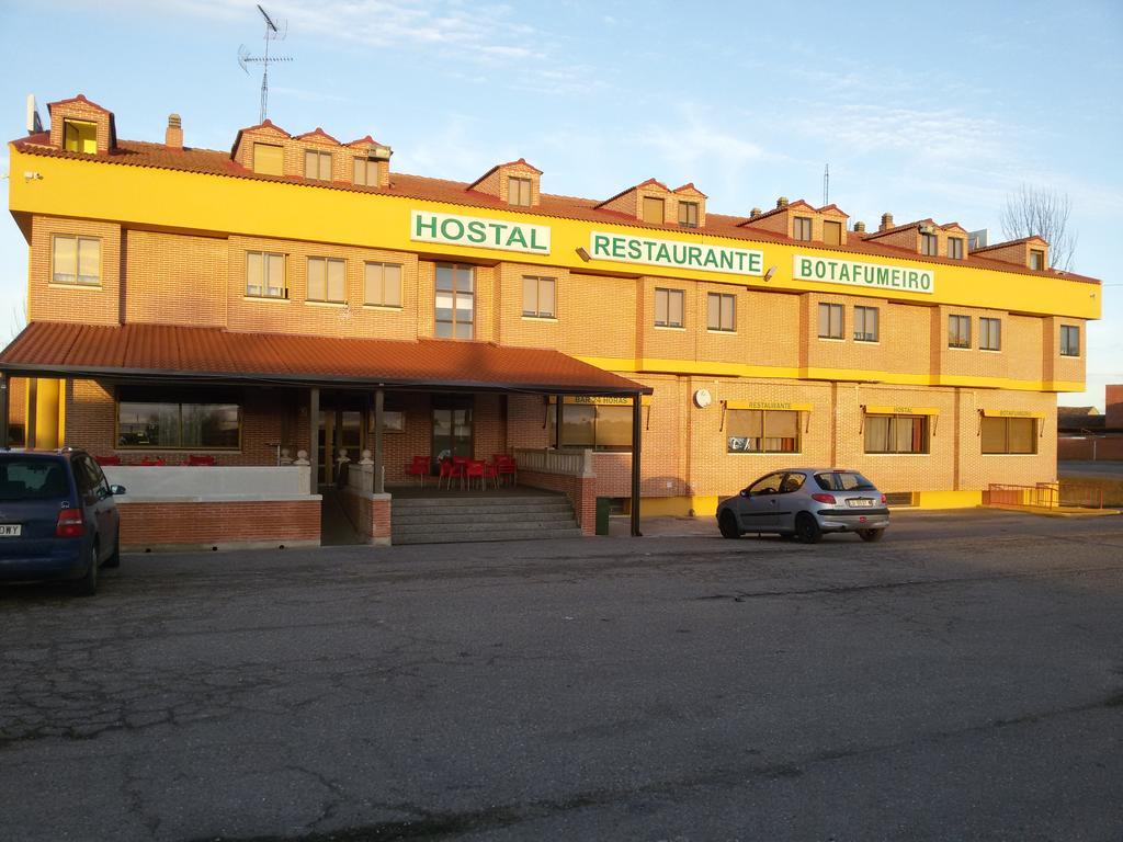 Hostal Botafumeiro Mota del Marqués エクステリア 写真