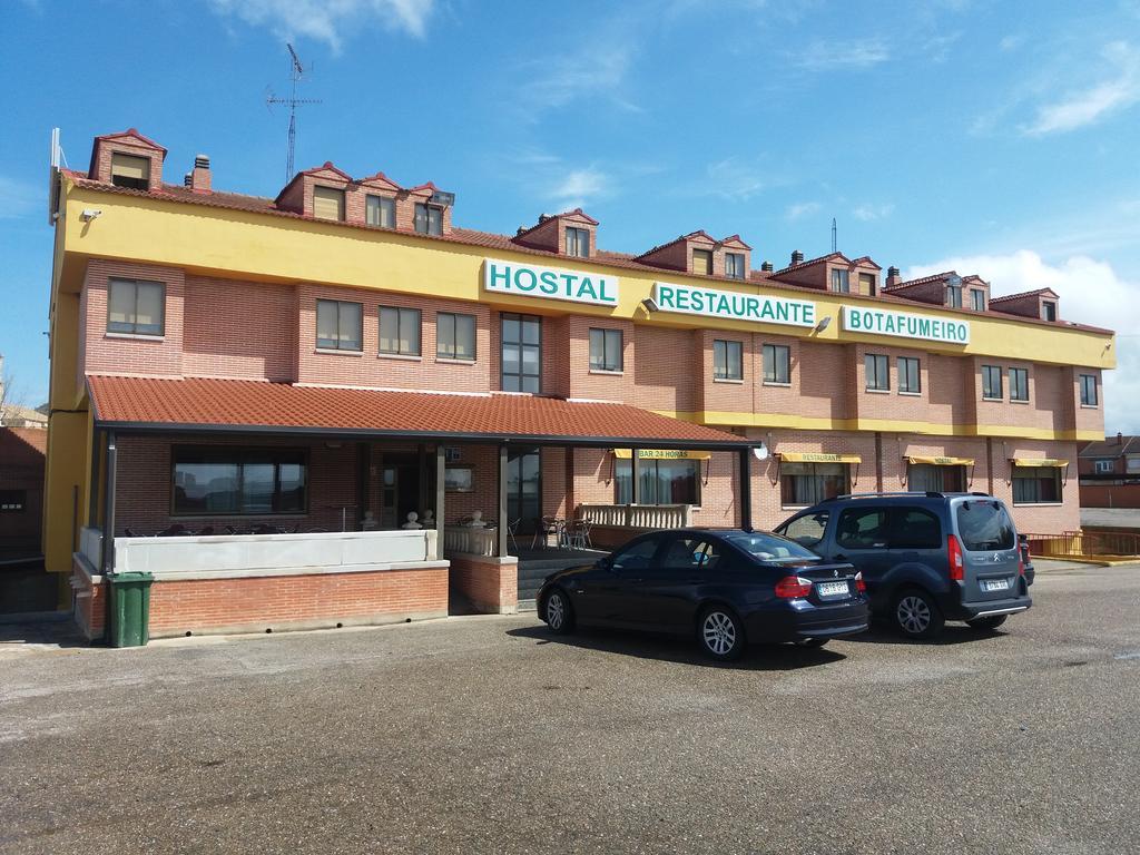 Hostal Botafumeiro Mota del Marqués エクステリア 写真