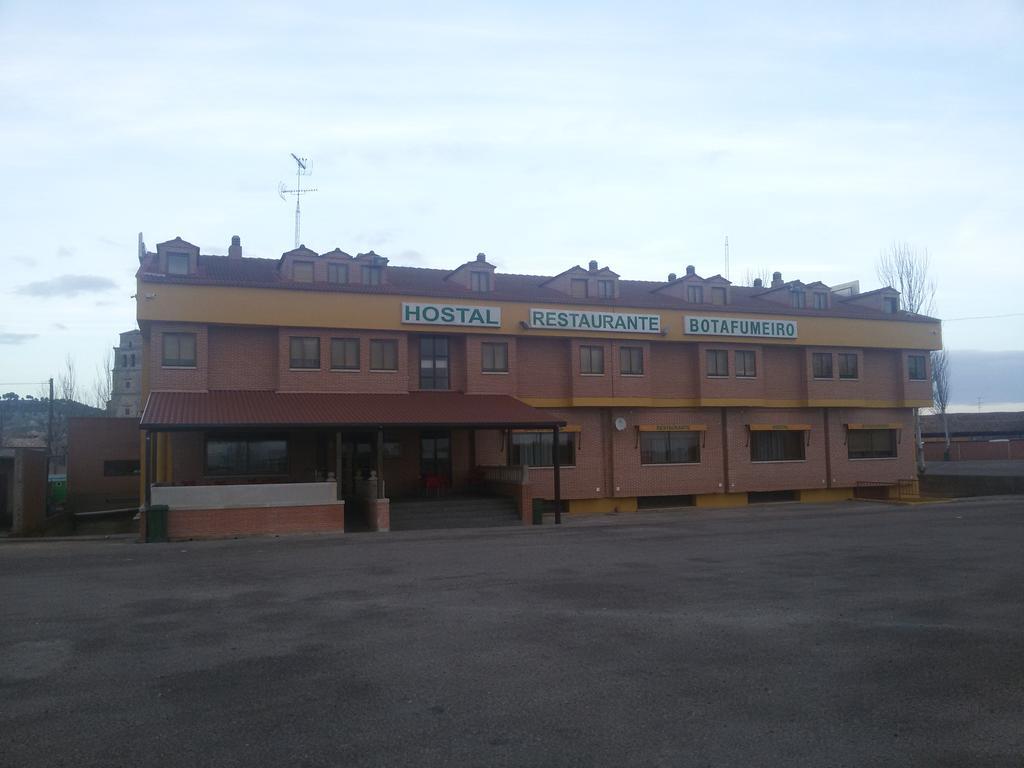 Hostal Botafumeiro Mota del Marqués エクステリア 写真